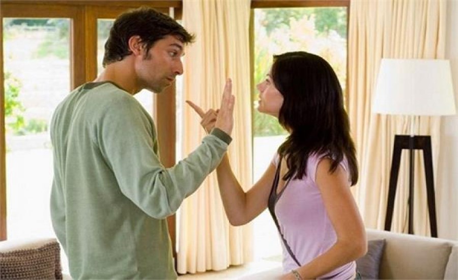पति-पत्नी के बीच झगड़े की वजह बनती है ये 7 बातें