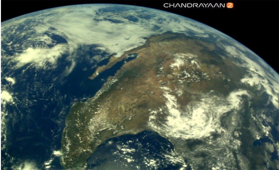 चंद्रयान-2 : देखें अंतरिक्ष से कैसी नजर आ रही है धरती, ISRO ने शेयर की ये PHOTOS