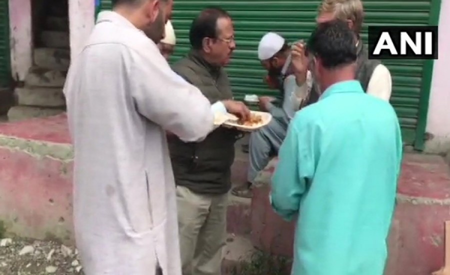 अनुच्छेद 370 : अजीत डोभाल कश्मीर में लोगों से मिले और साथ में खाना भी खाया