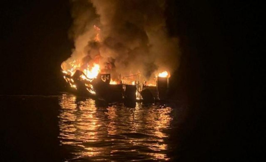 साउथ कैलिफोर्निया : आग लगने के बाद डूबी नाव, 33 लोगों के मरने की आशंका