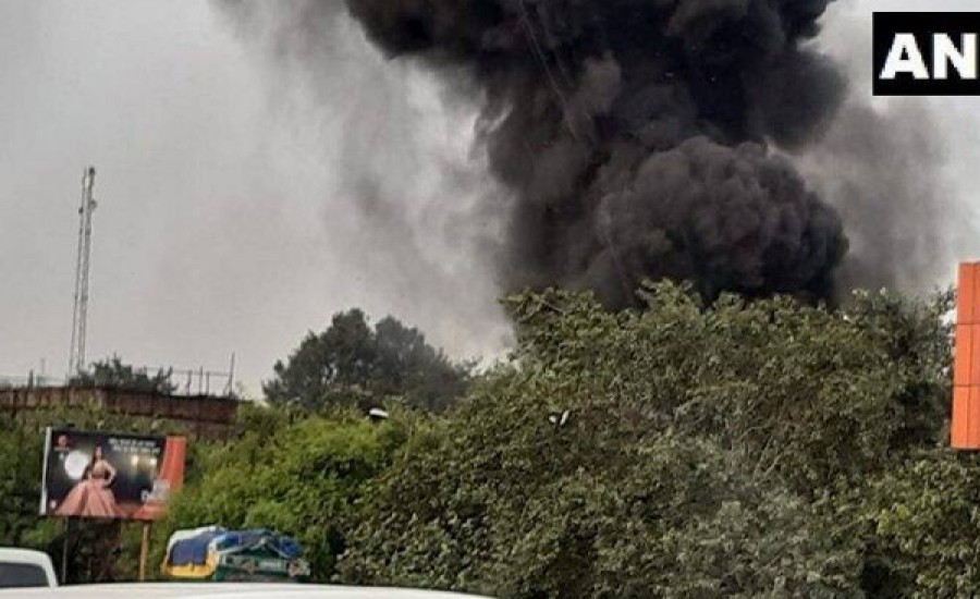 दिल्ली : पंजाबी बाग इलाके में तेल गोदाम में लगी आग, दमकल की 22 गाड़ियां मौके पर