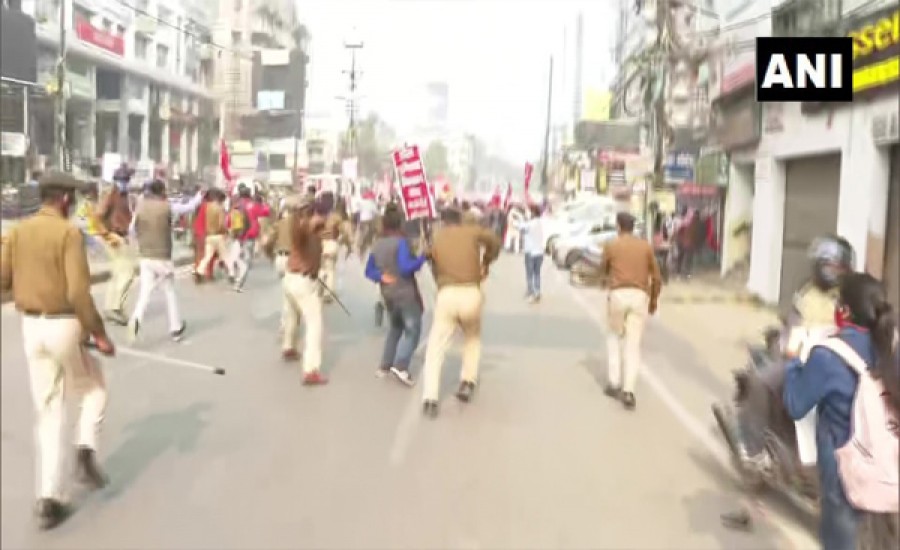 बिहार में किसानों के 'राजभवन मार्च' के दौरान झड़प, पुलिस ने किया लाठीचार्ज,