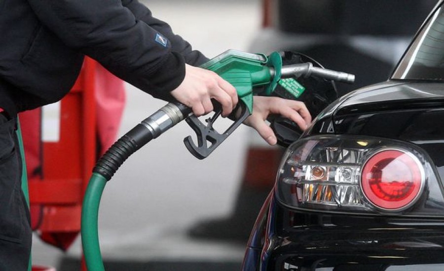 पेट्रोल, डीजल के दाम में दूसरे दिन वृद्धि जारी, नई उंचाई पर पेट्रोल