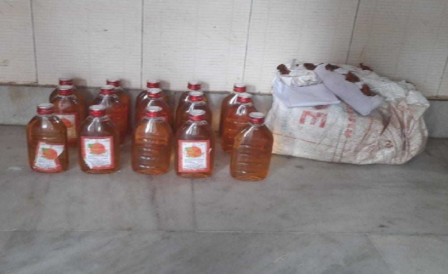 मड़ियांव पुलिस के हत्थे चढ़े, दो देशी शराब के सप्लायर  गाँधी जयंती के दिन धड़ल्ले से देशी शराब की सप्लाई करने वालो को पुलिस ने धरदबोचा