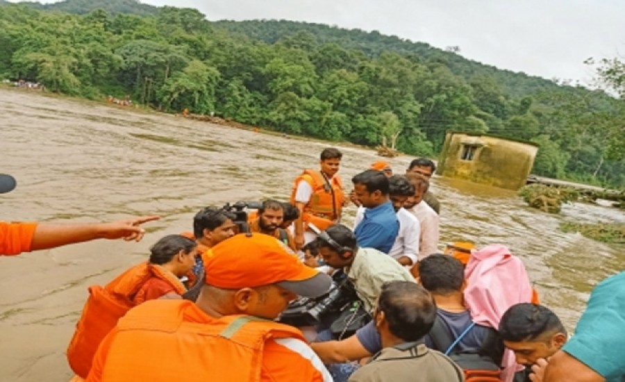 केरल बाढ़ - मृतकों की संख्या 35 तक पहुंचने के साथ ही आरोप-प्रत्यारोप का दौर शुरू