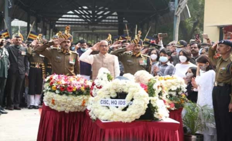कैप्टन वरुण सिंह का सैन्य सम्मान के साथ भोपाल में अंतिम संस्कार