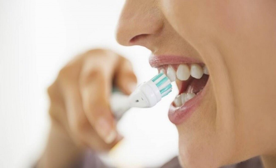 दांतों को स्वस्थ रखने के लिए सुबह-रात में खाना खाने के बाद ब्रश करना जरूरी: डॉ.पवित्र रस्तोगी