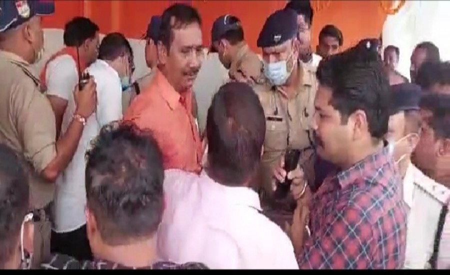 शिवाजी महाराज की मूर्ति स्थापना के दौरान भिड़े बीजेपी कार्यकर्ता, पुलिस को करना पड़ा हस्ताक्षेप