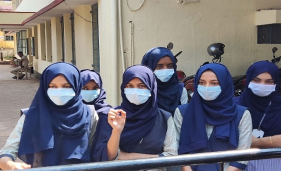 गाजियाबाद पहुंचा हिजाब विवाद : कॉलेज ने छात्राओं से यूनिफार्म पहनने को कहा