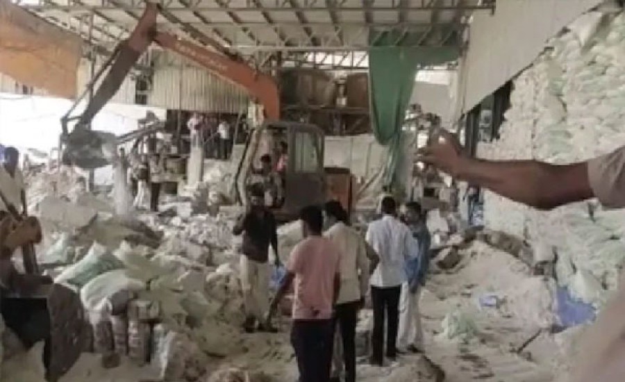 गुजरात के मोरबी में कारखाने की दीवार गिरने से 12 लोगों की मौत