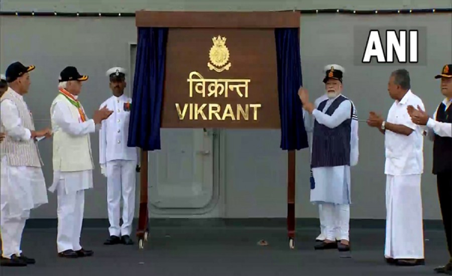 PM मोदी ने देश का पहला स्वदेशी विमानवाहक पोत आईएनएस विक्रांत नौसेना को सौंपा