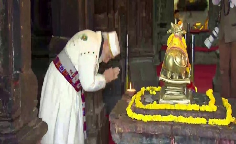 प्रधानमंत्री नरेंद्र मोदी ने केदारनाथ और बद्रीनाथ मंदिर में पूजा-अर्चना की