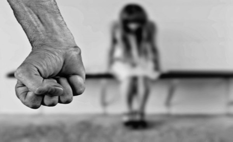 महिला ने पति पर मारपीट और ससुर पर यौन दुराचार का लगाया आरोप